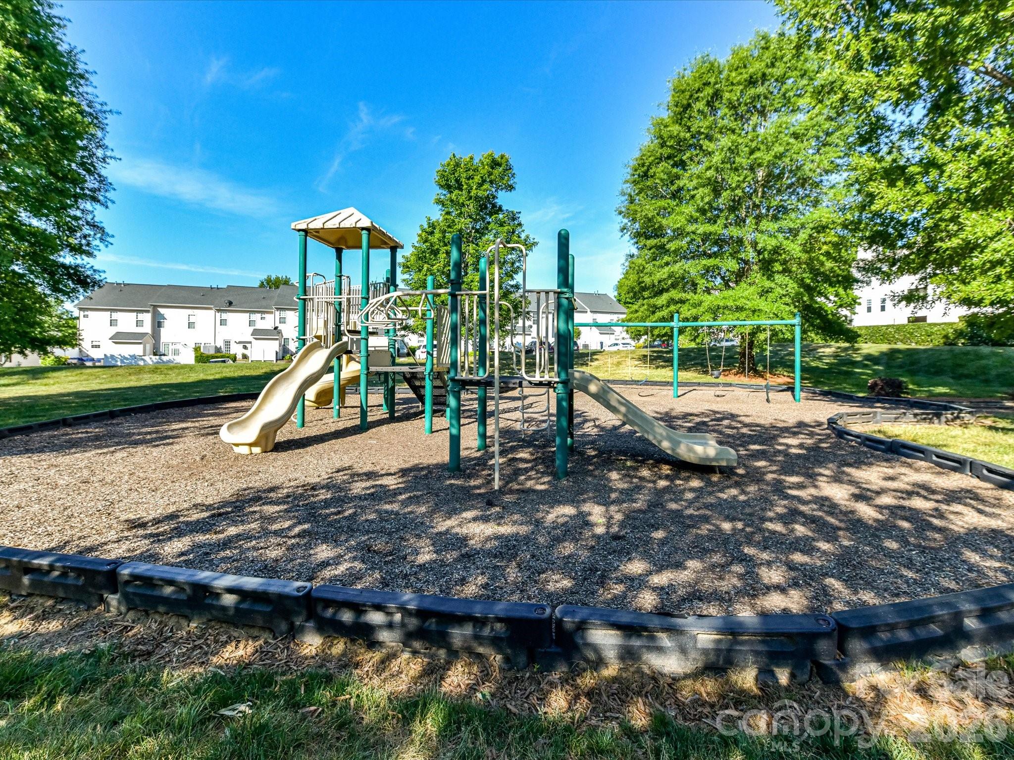 19040 Oakhurst Boulevard