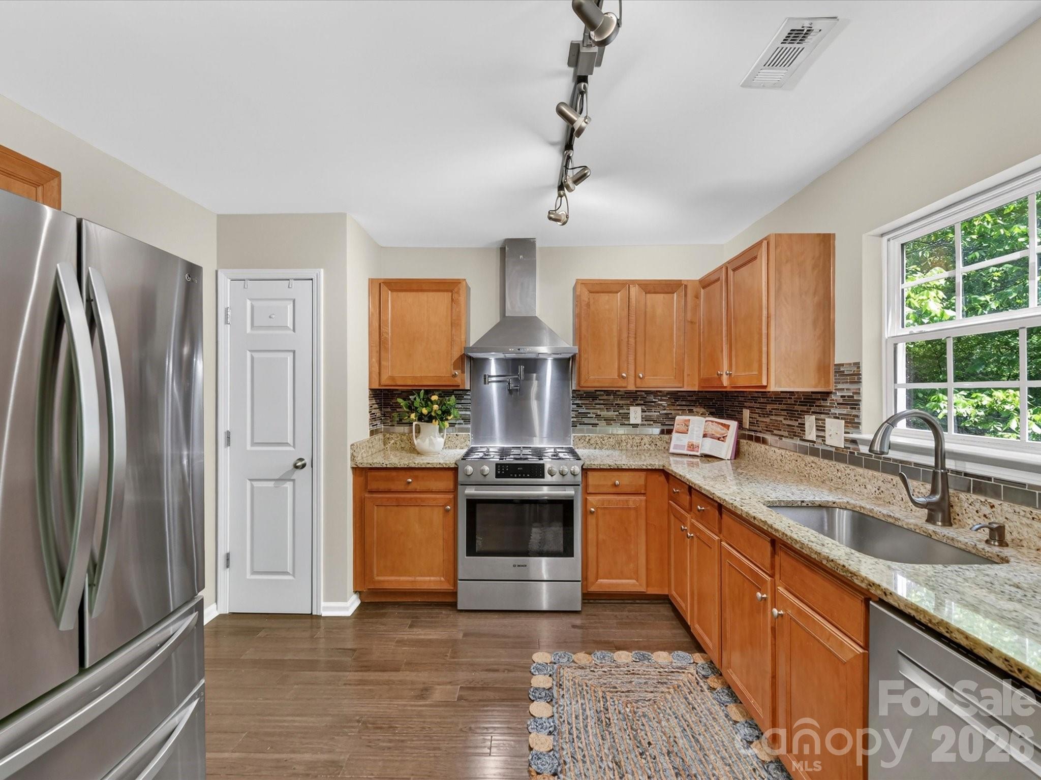 19040 Oakhurst Boulevard