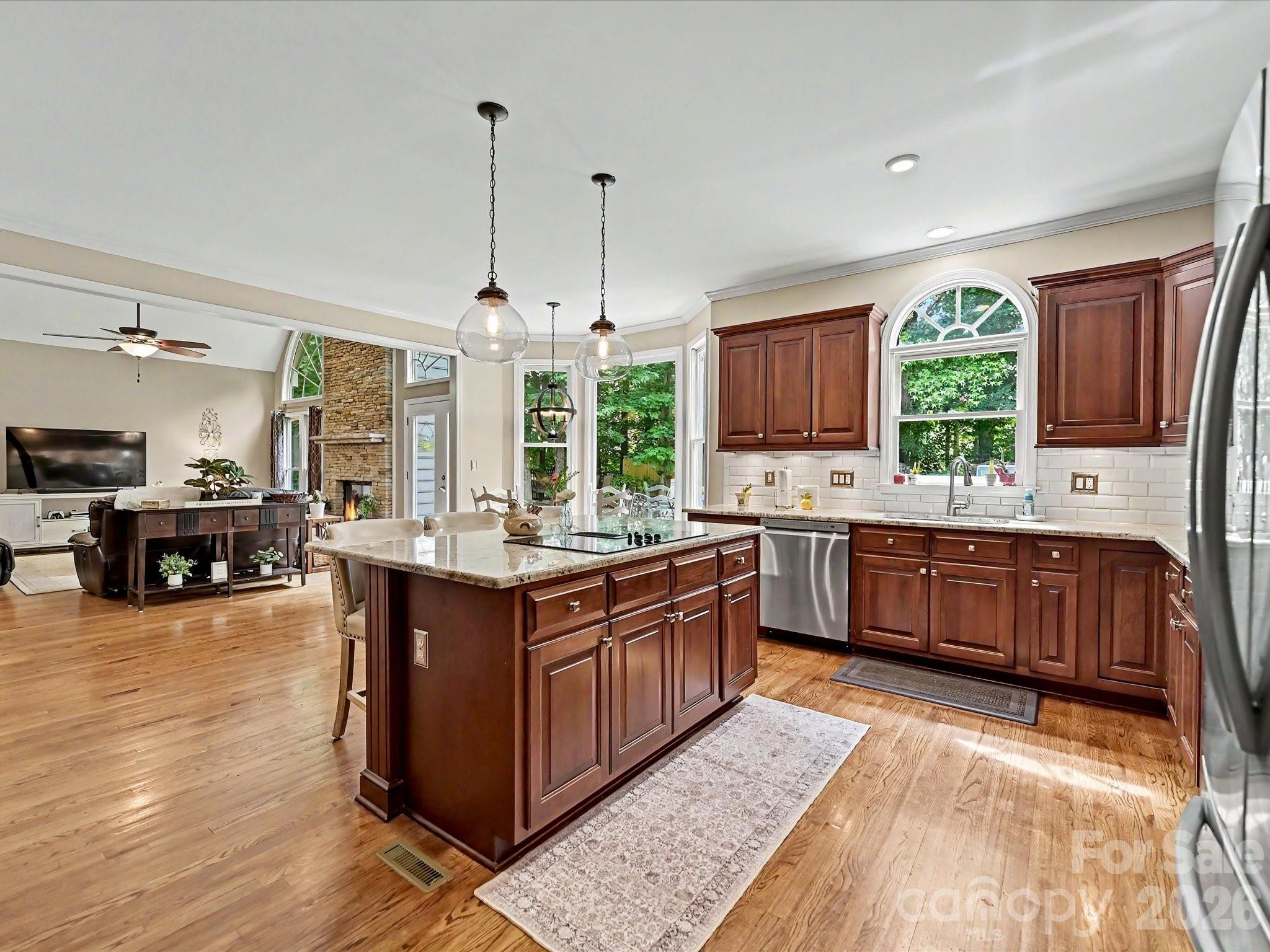 17405 Lynx Den Court