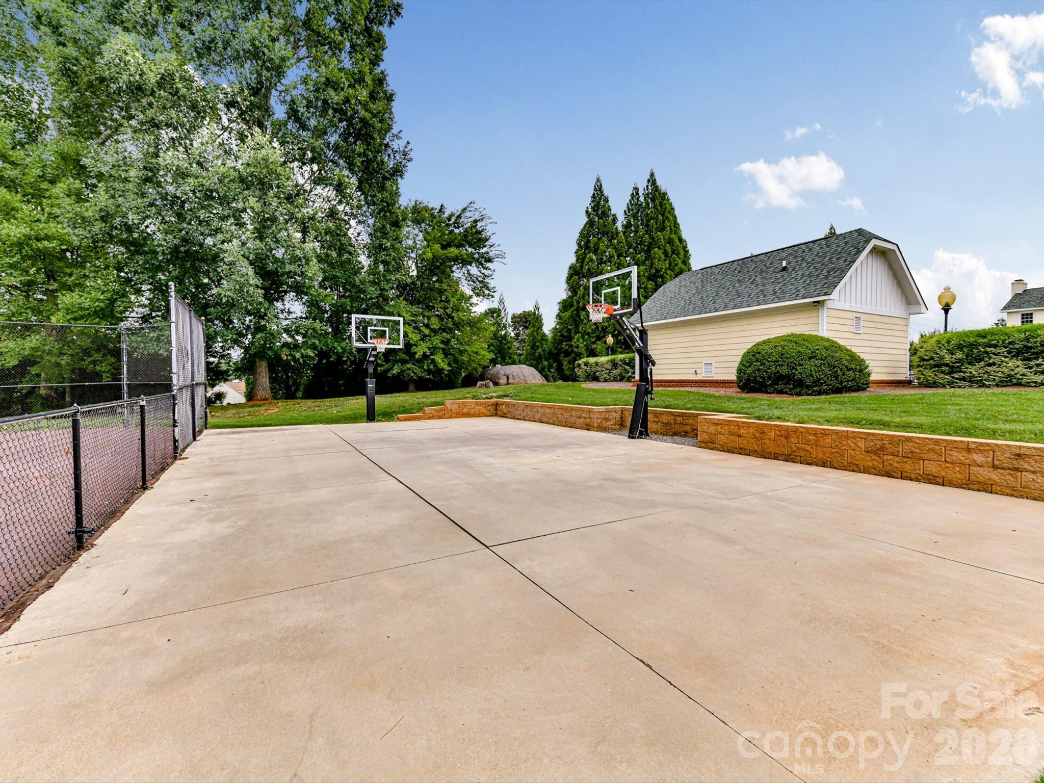 9539 Stawell Drive