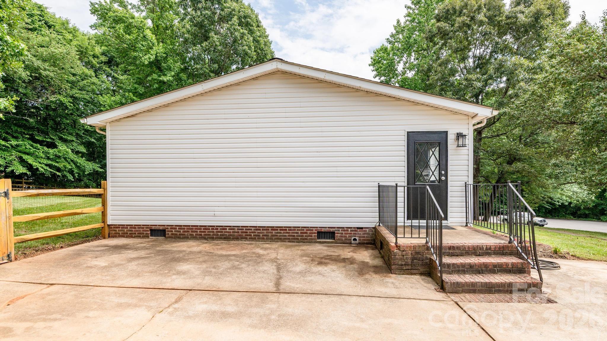 127 Whitewater Lane