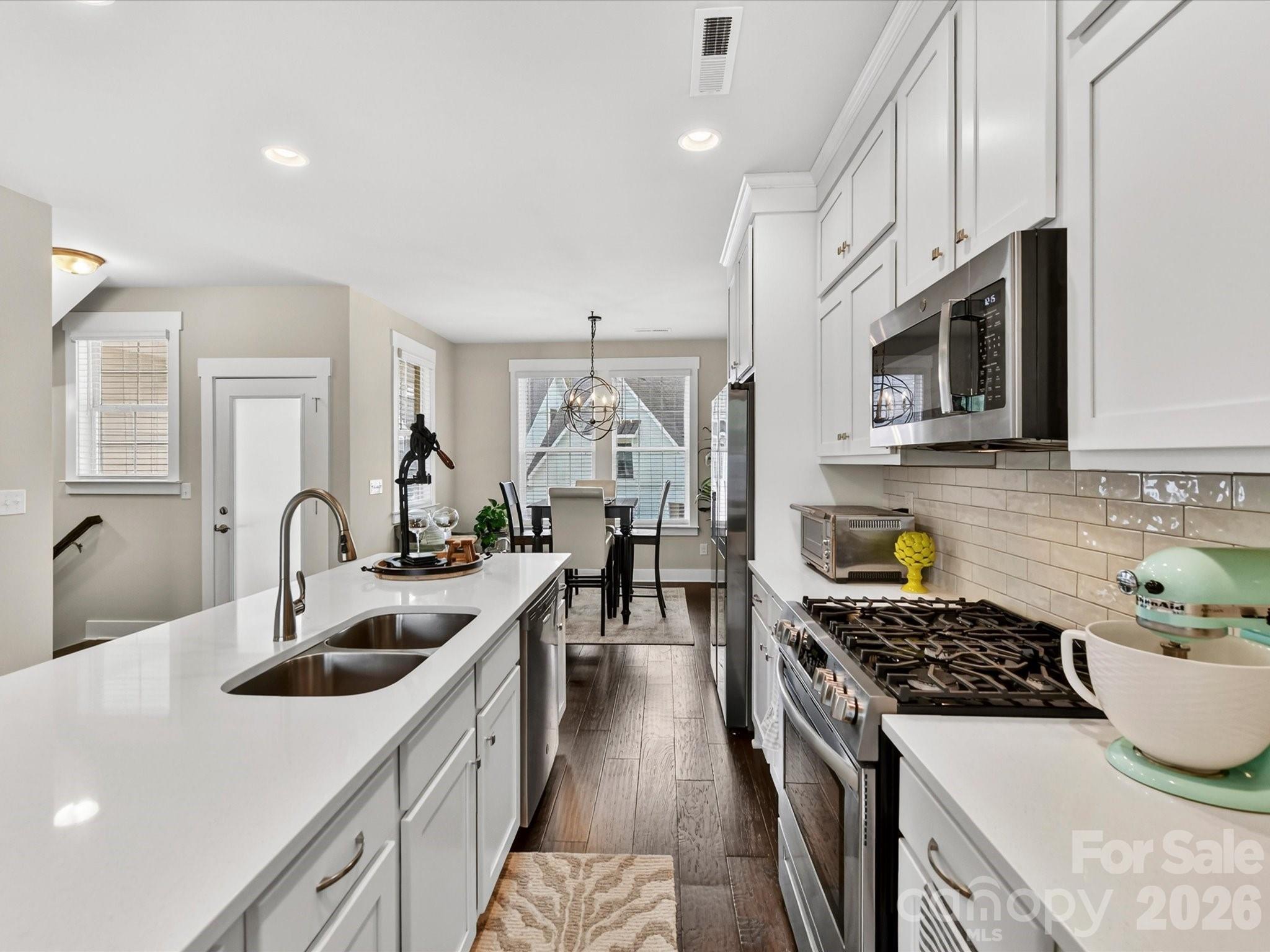 546 Amalfi Drive