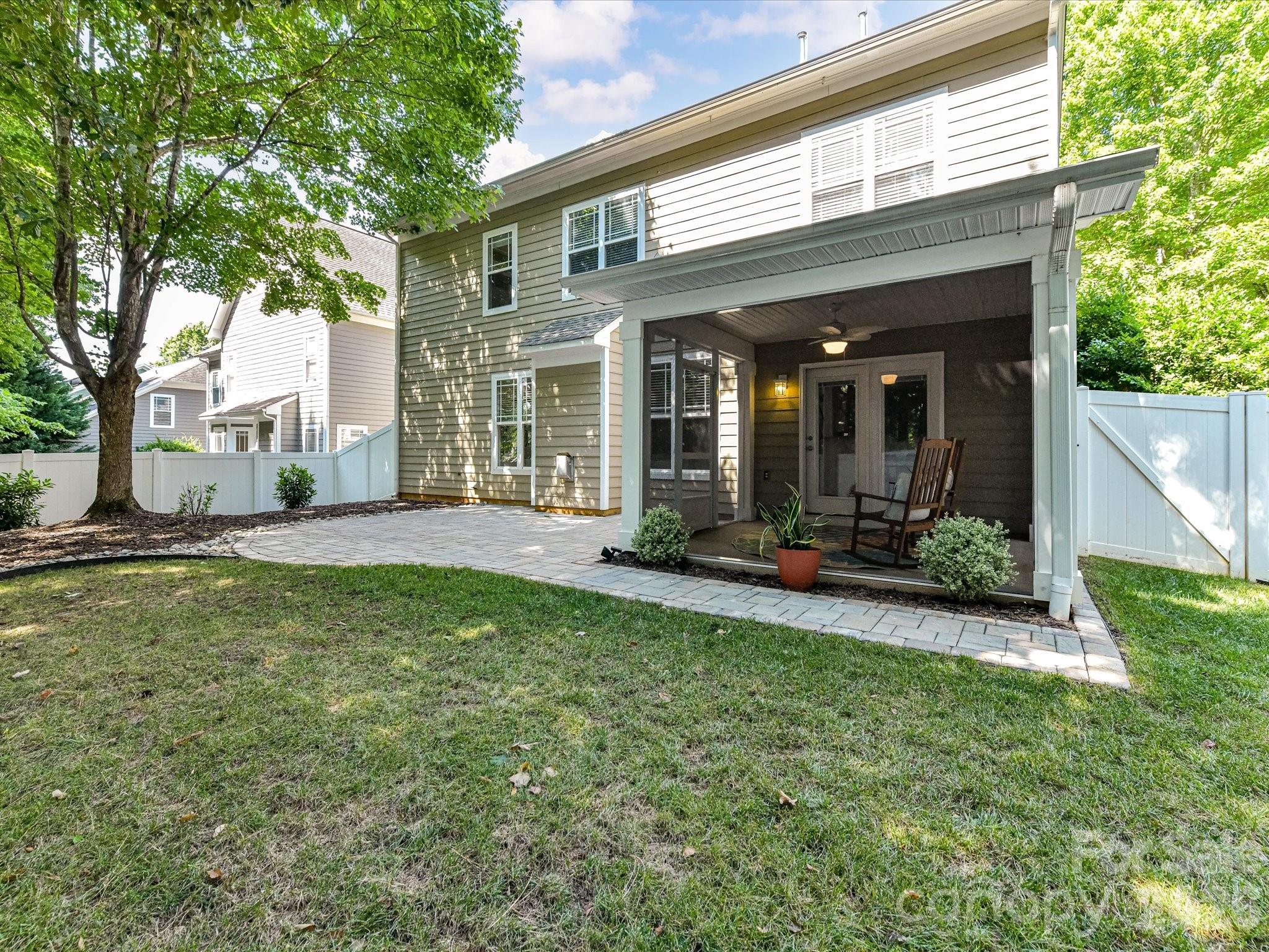 18814 Coachmans Trace
