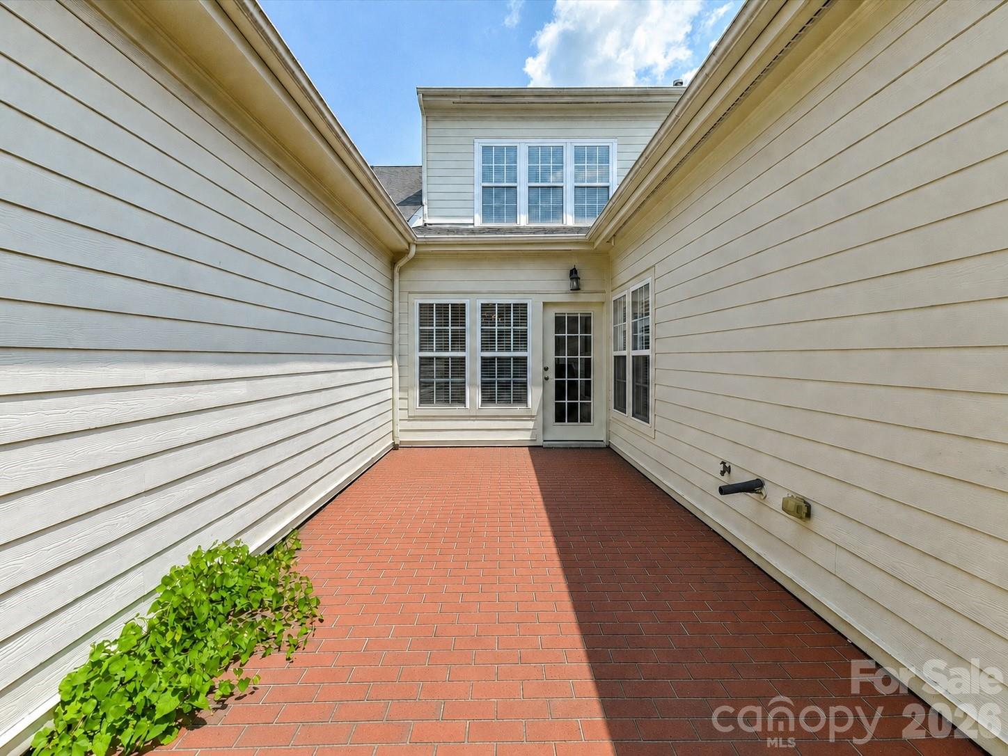 439 Ohenry Avenue