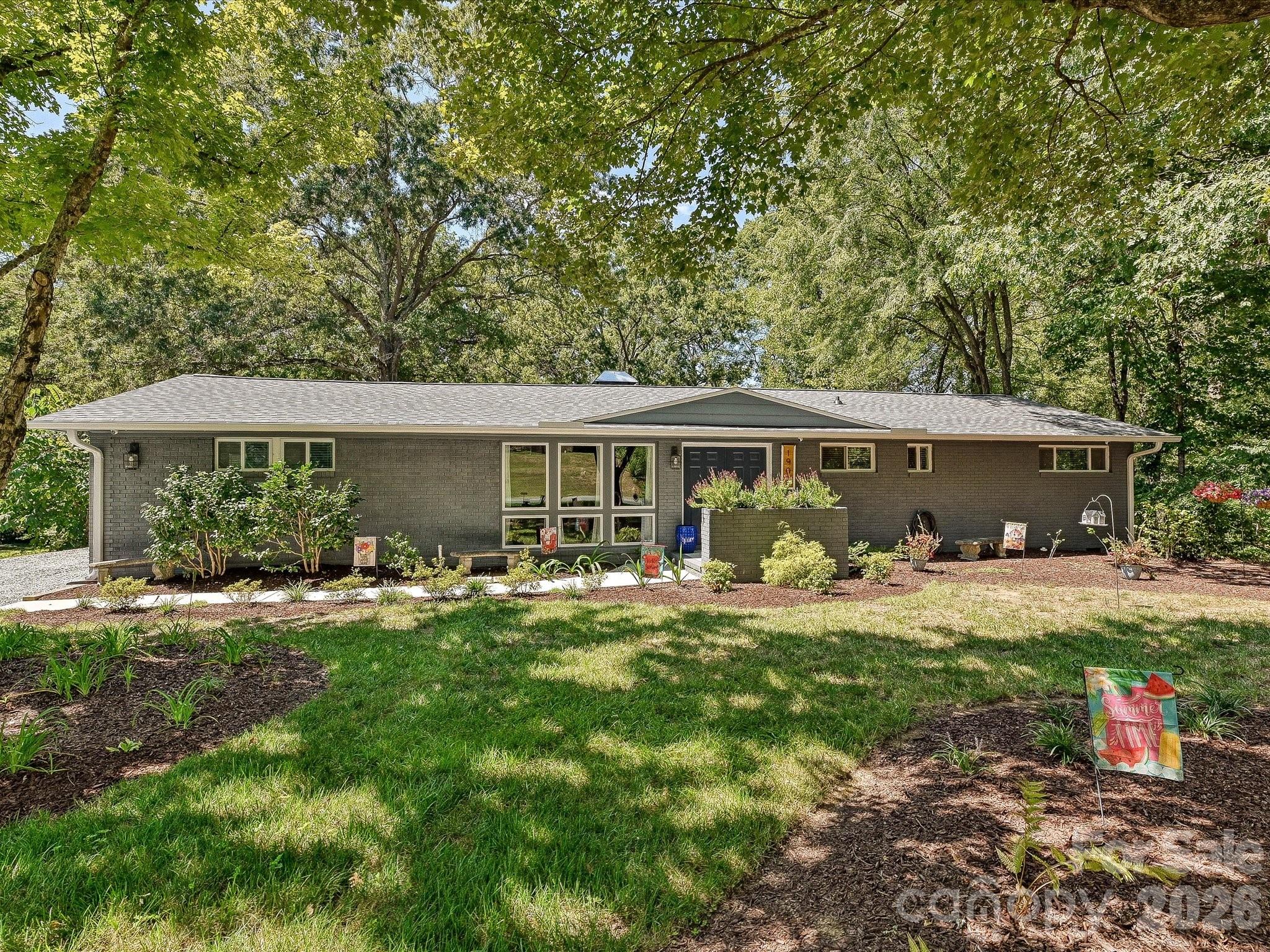 1901 Balfour Lane