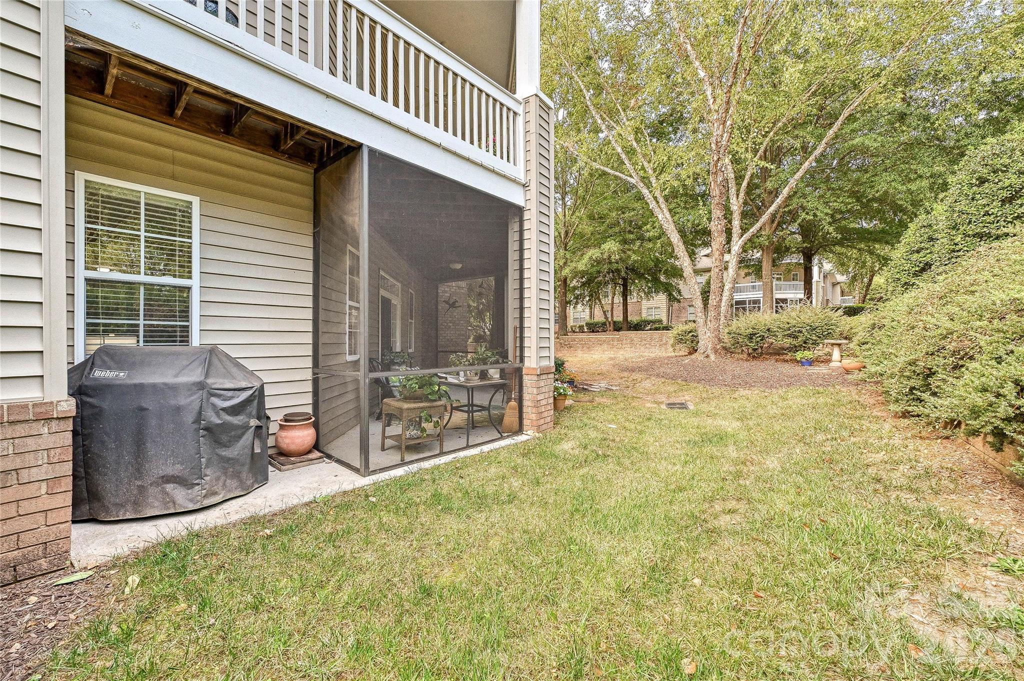 9009 Rosalyn Glen Road