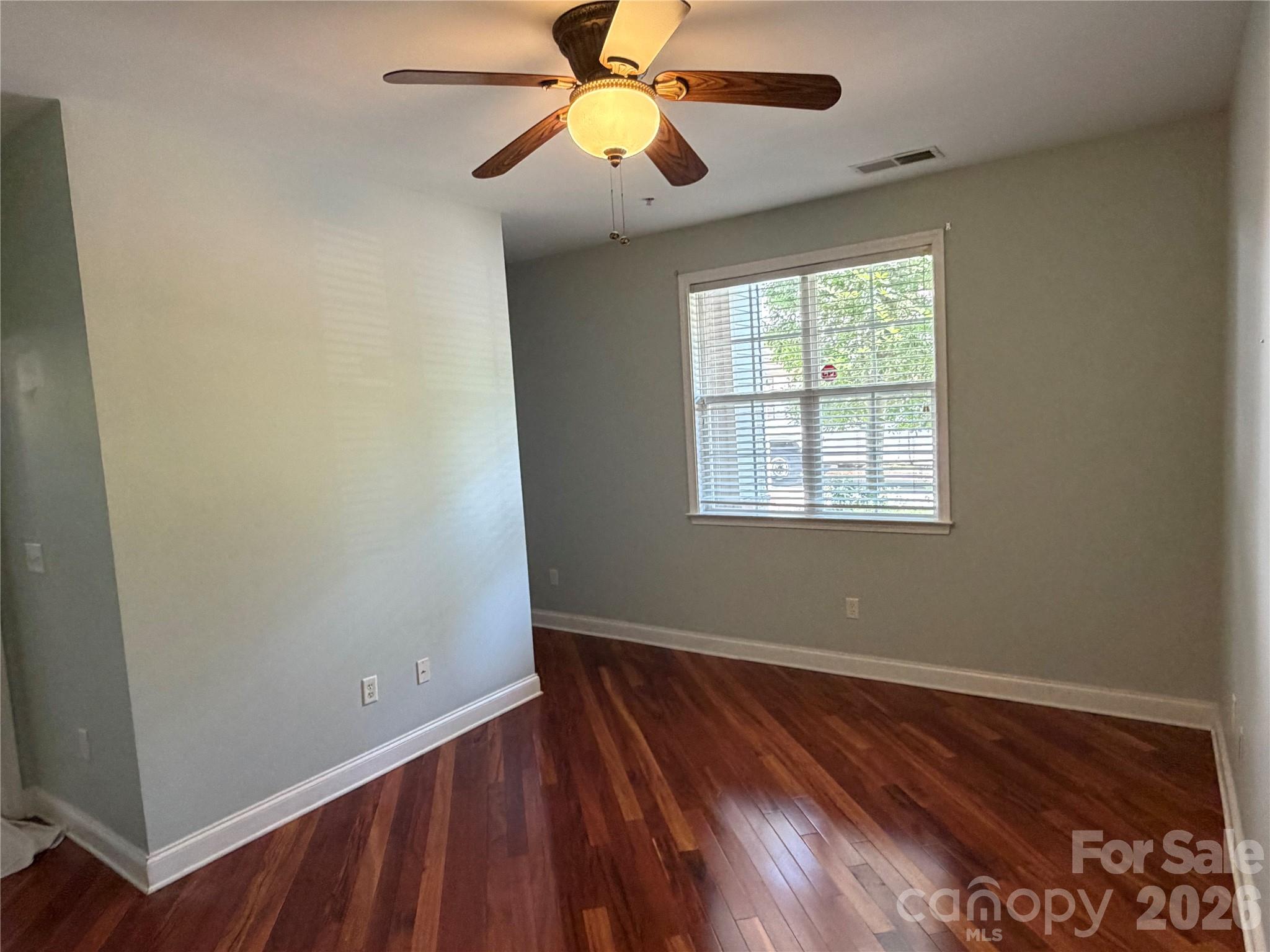 9009 Rosalyn Glen Road
