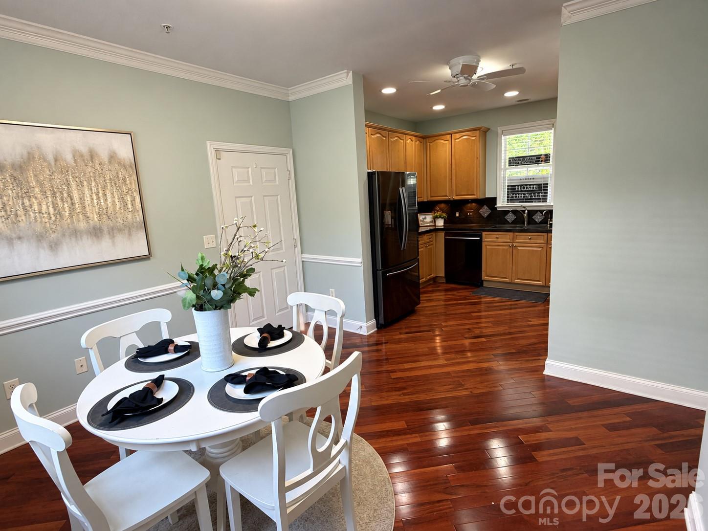 9009 Rosalyn Glen Road