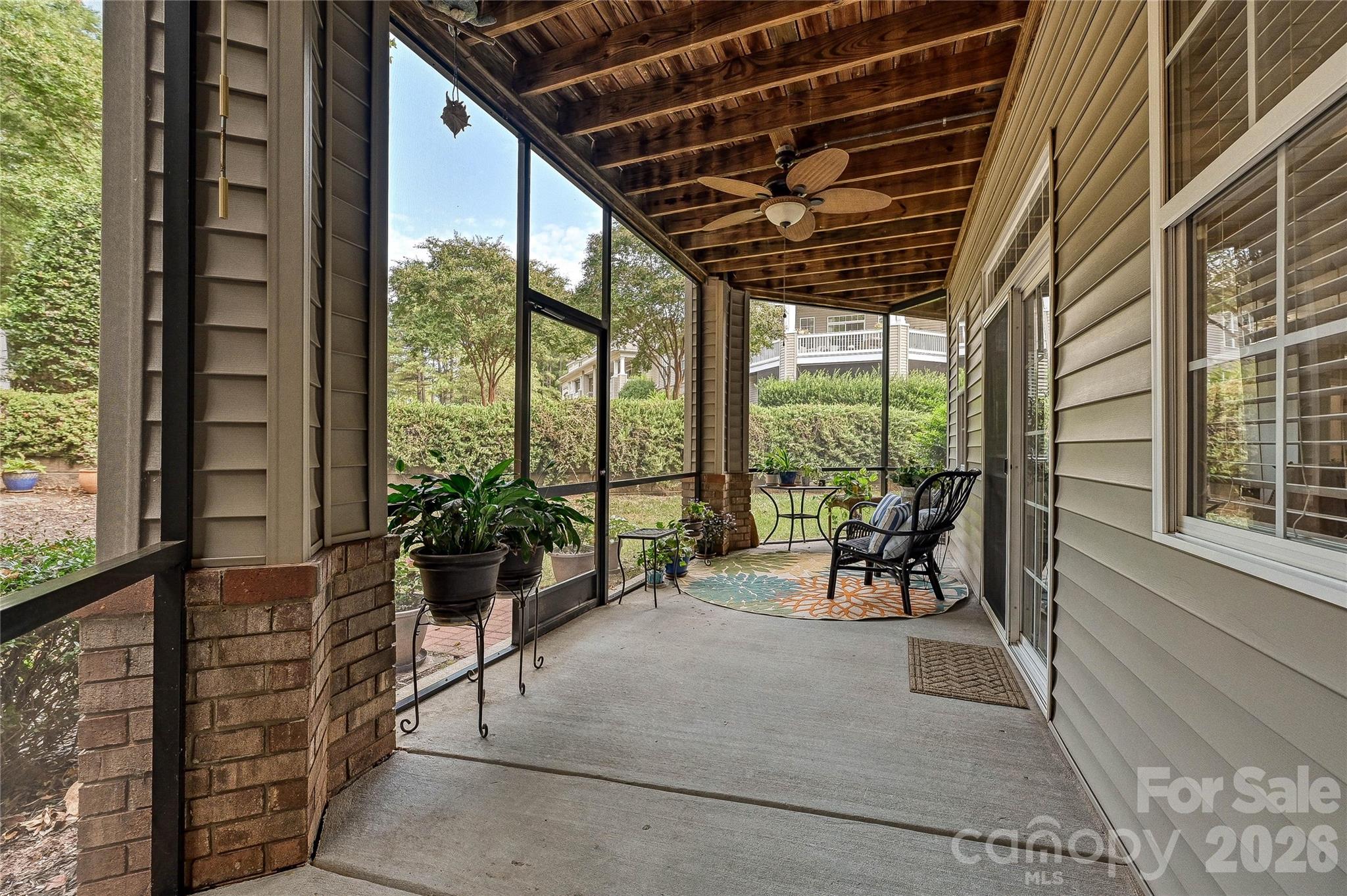 9009 Rosalyn Glen Road