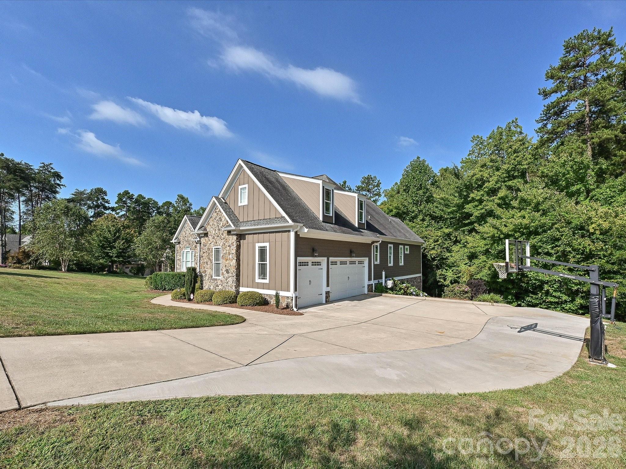 3167 James Plantation Drive