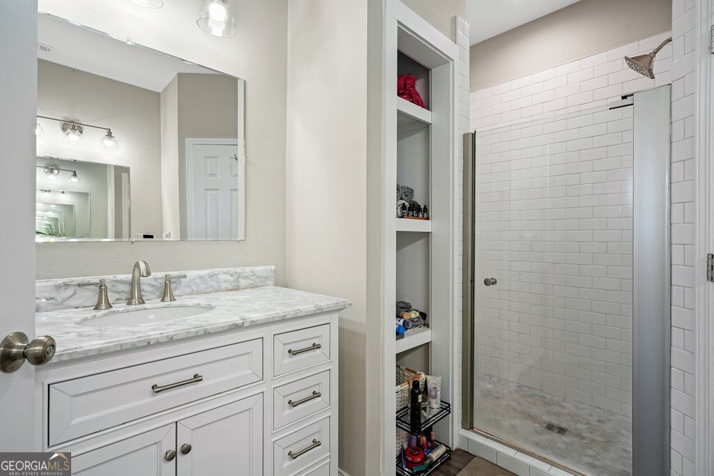 120 E KILLIAN Street