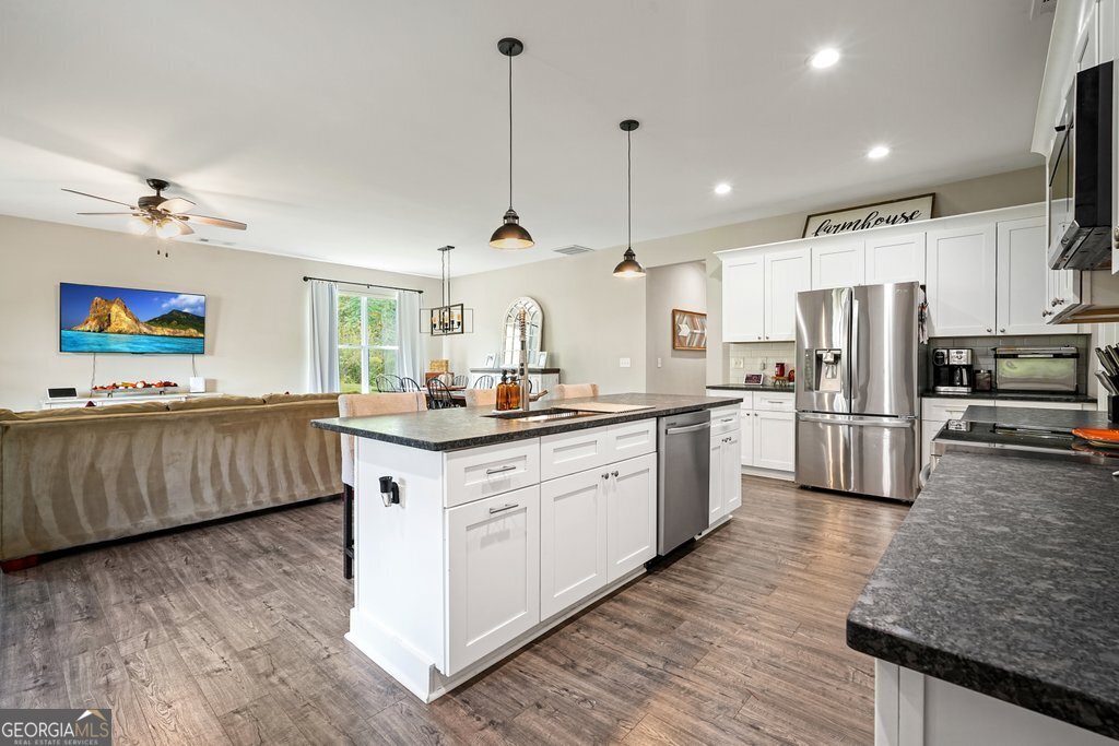 120 E KILLIAN Street