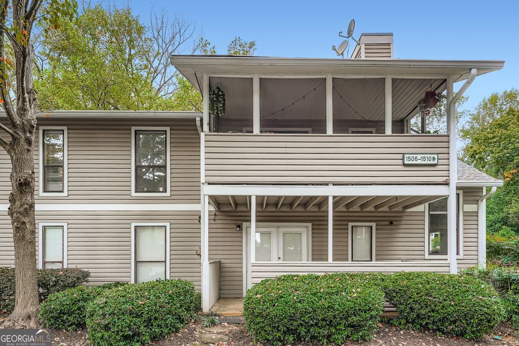 1507 WYNNES RIDGE Circle SE