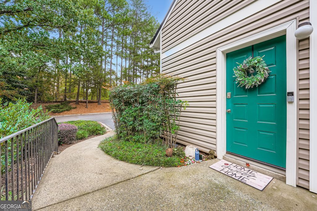 1507 WYNNES RIDGE Circle SE