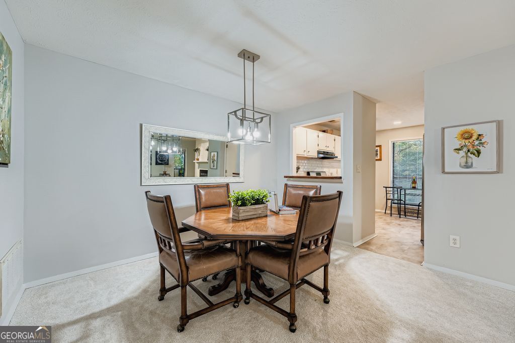 1507 WYNNES RIDGE Circle SE