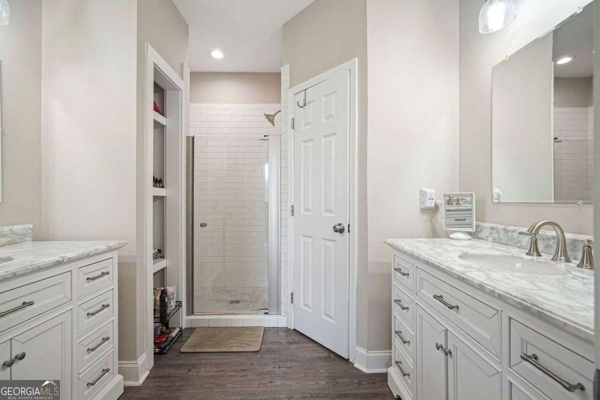 120 E KILLIAN Street