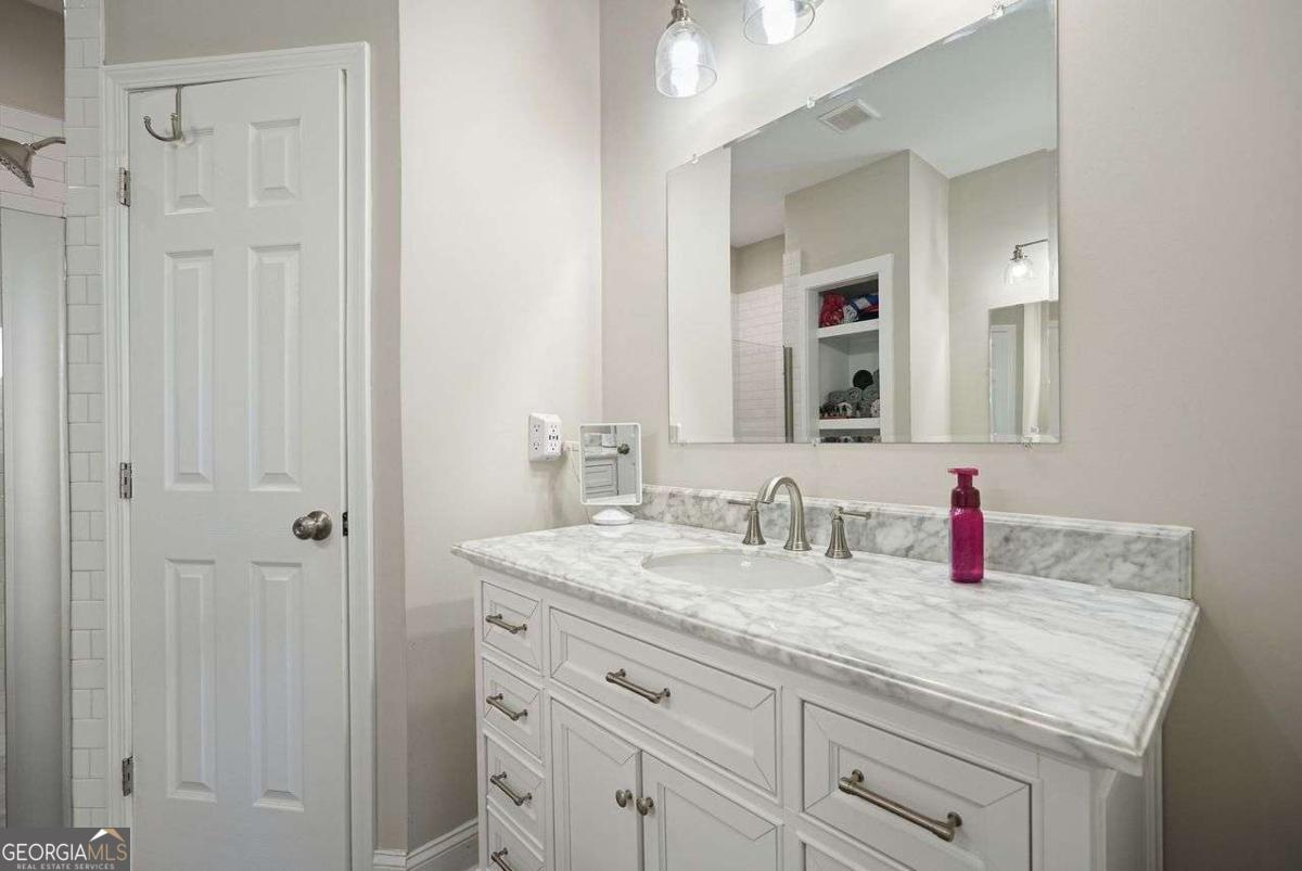 120 E KILLIAN Street