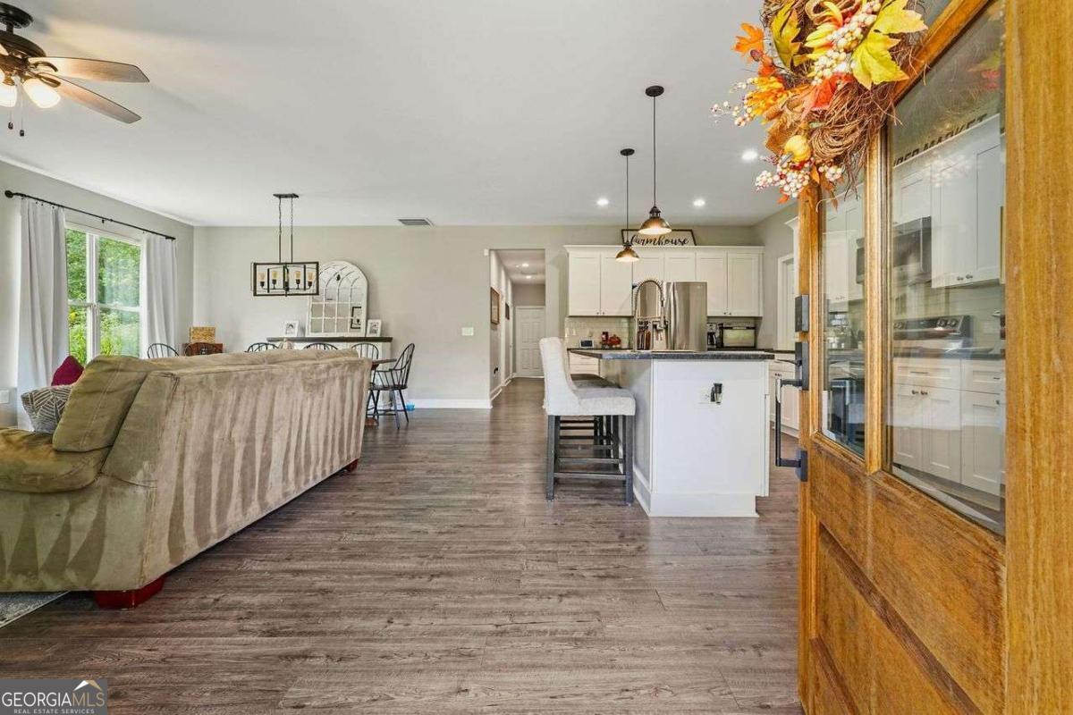 120 E KILLIAN Street