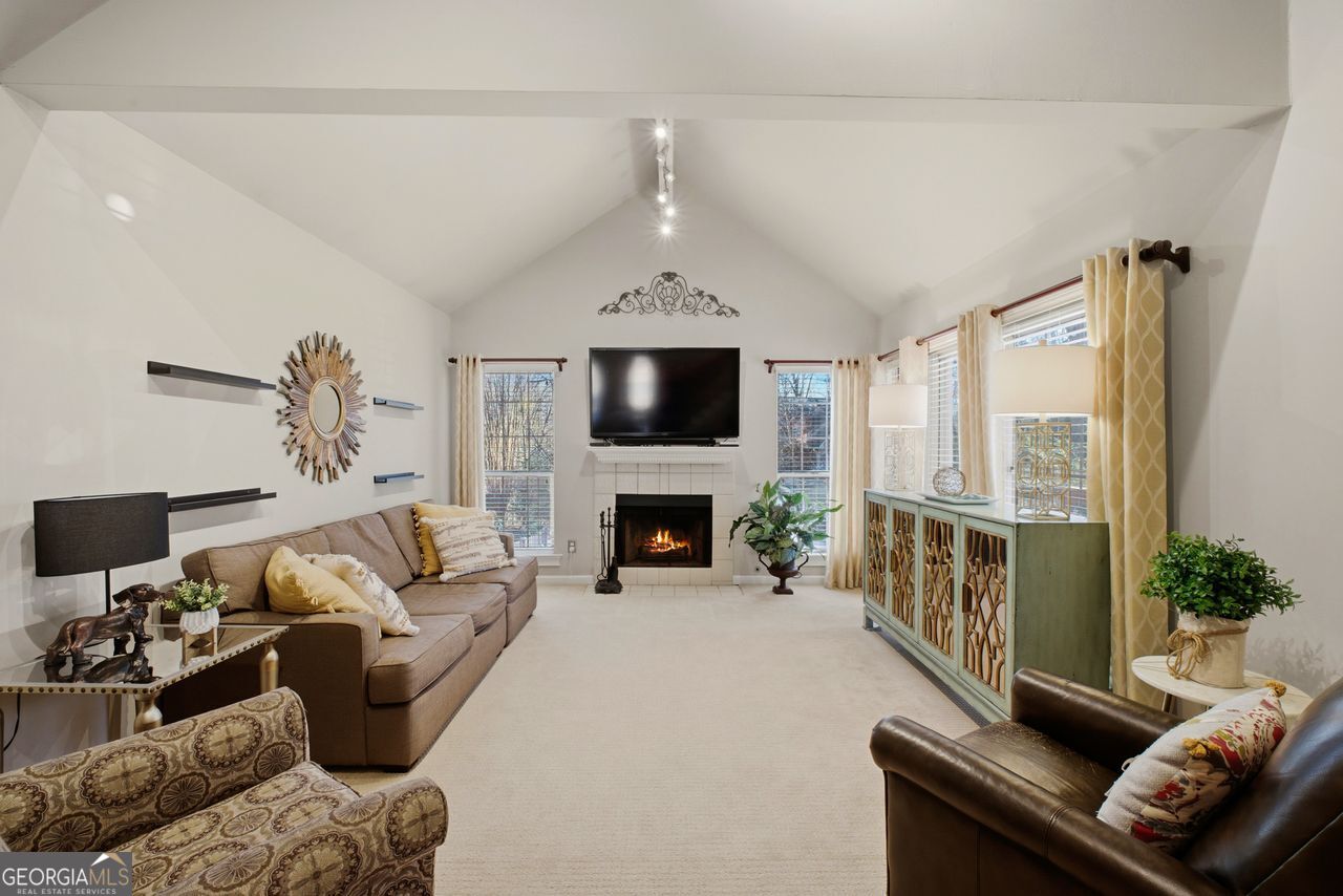 4410 White Surrey Drive NW