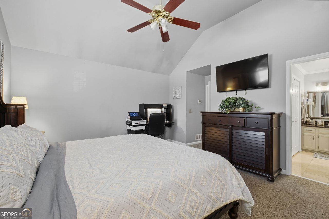 4410 White Surrey Drive NW