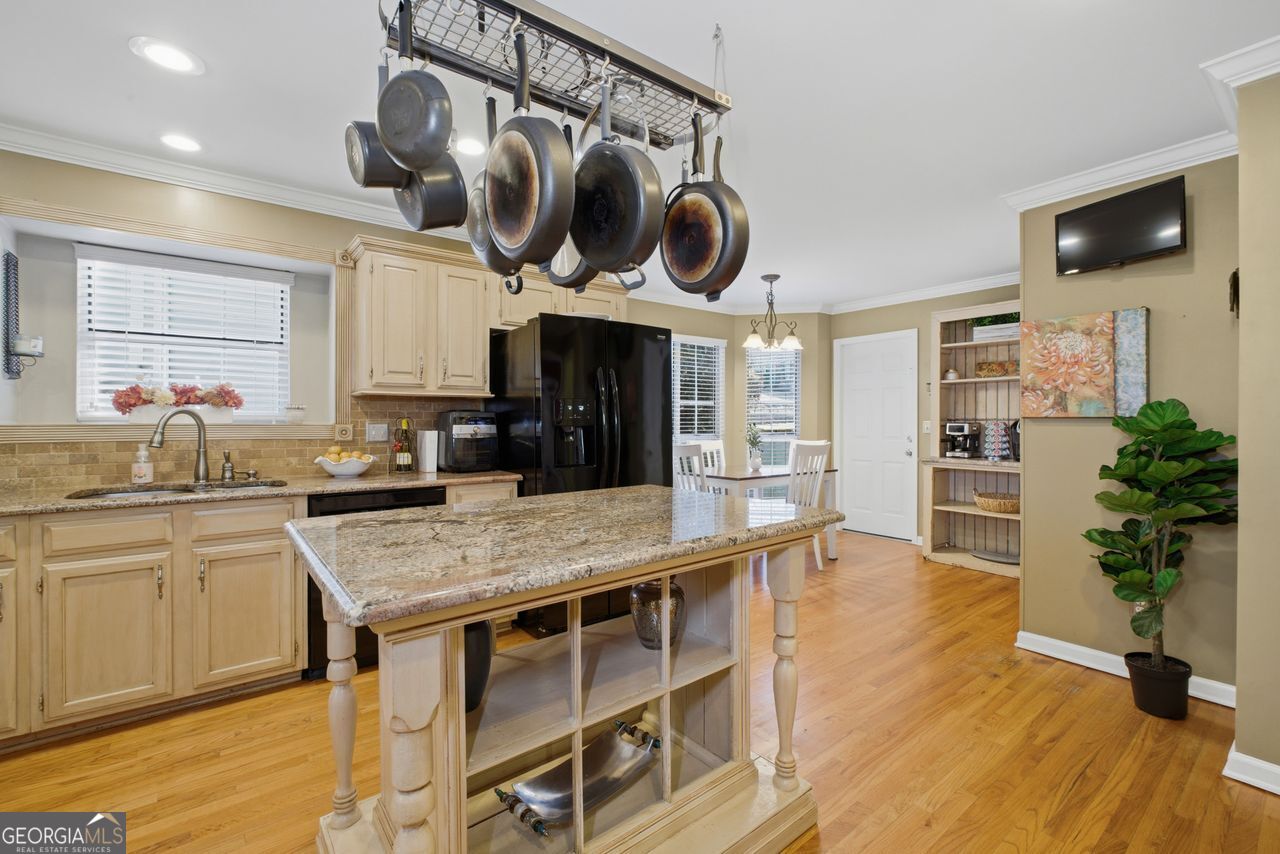 4410 White Surrey Drive NW