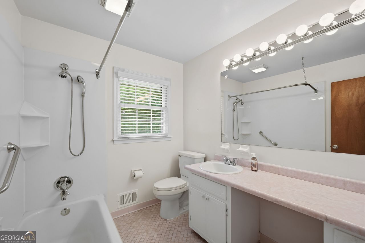 1319 Renee Drive SW