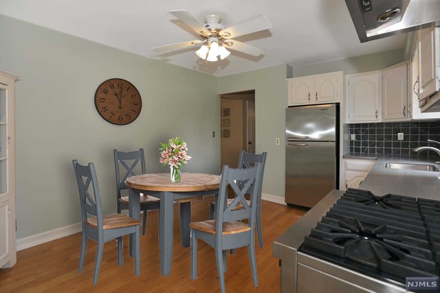 77 Knickerbocker Avenue