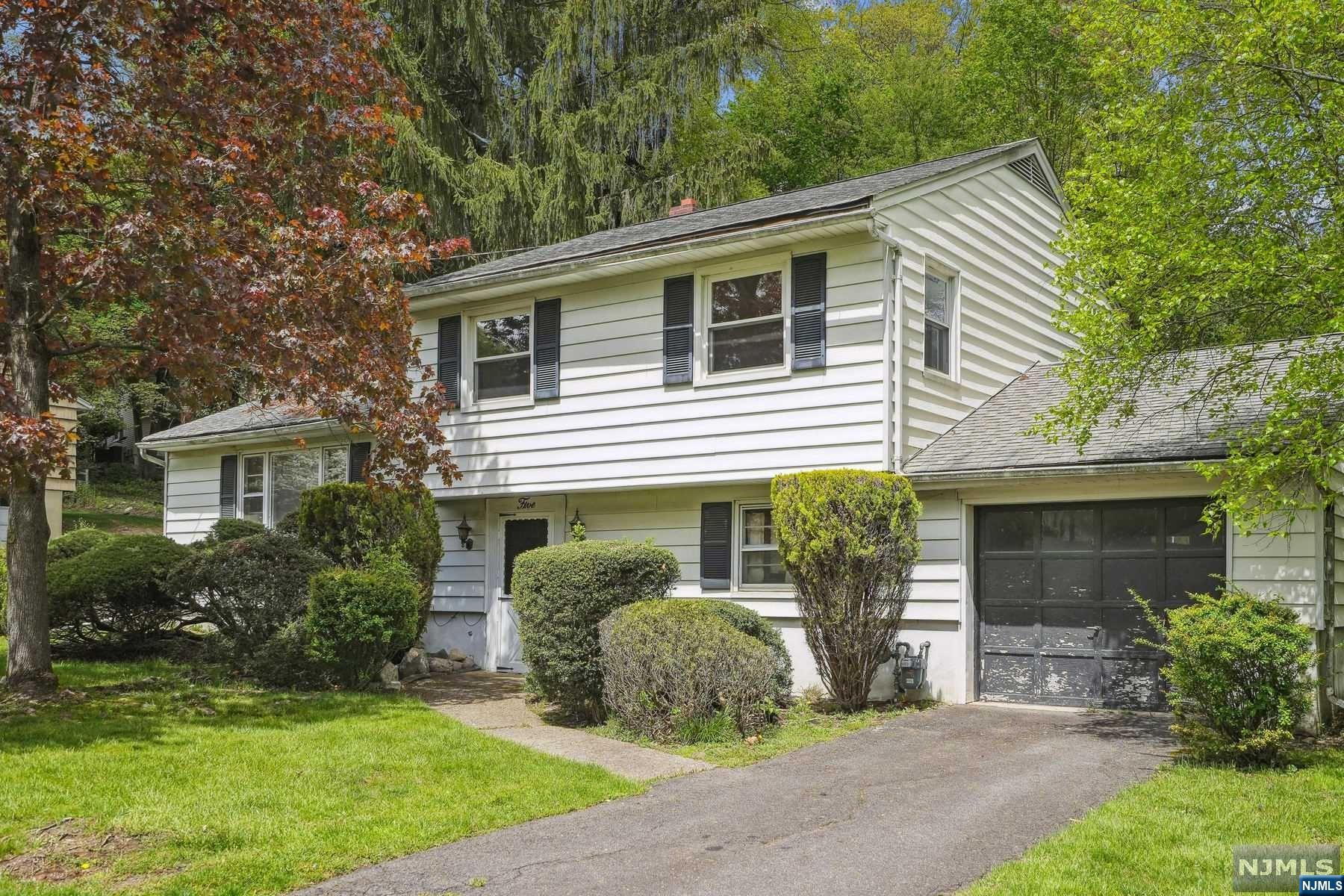5 Neer Drive