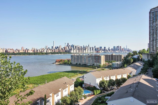 8600 Boulevard East Unit: 3G
