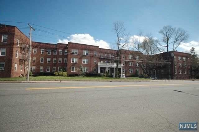 975-995 Road 3E