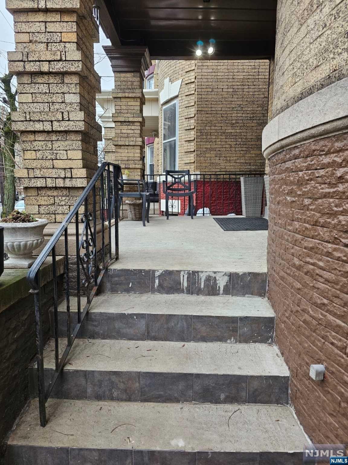 279 Palisade Avenue
