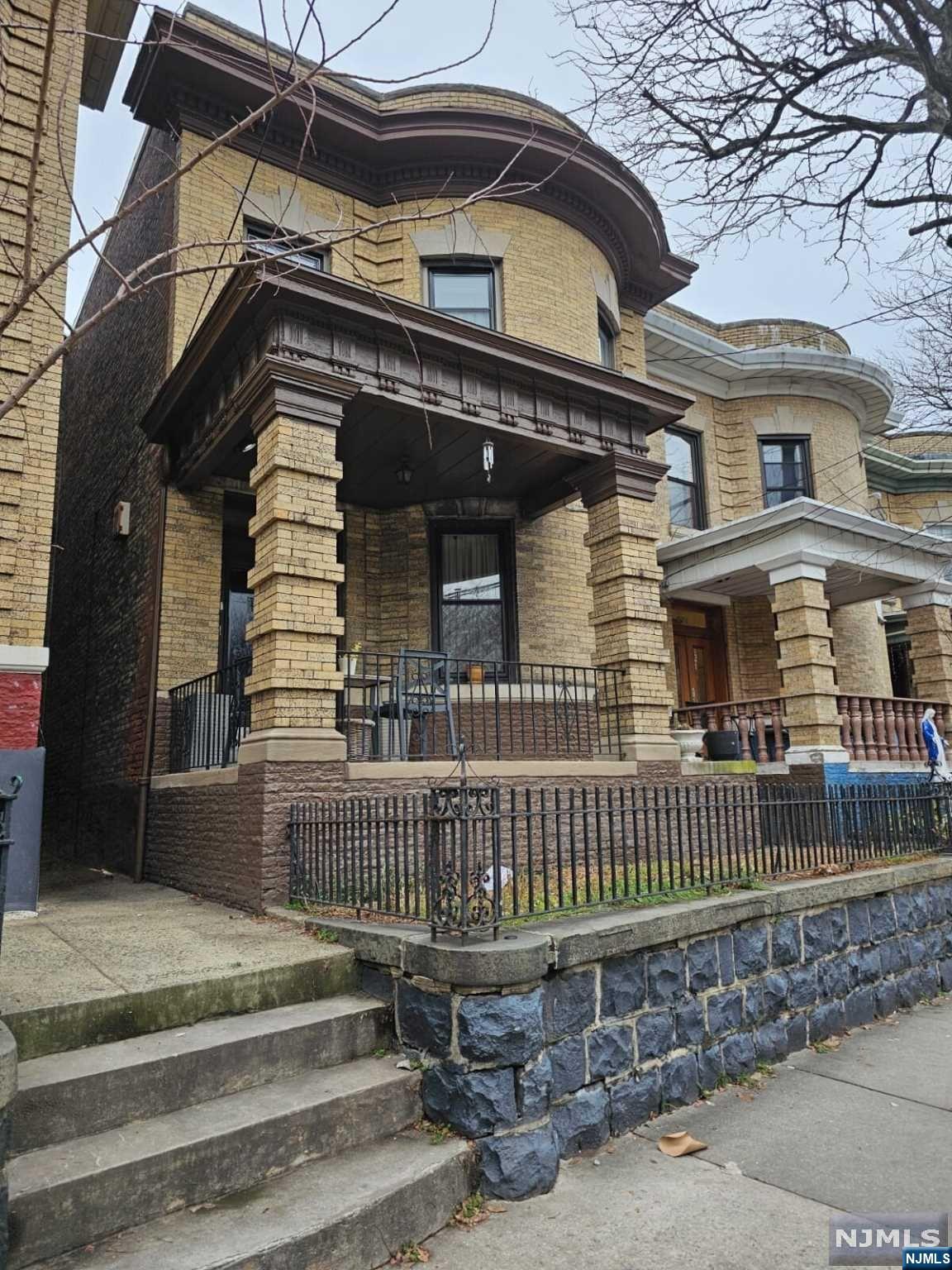 279 Palisade Avenue