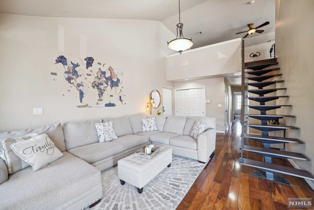 25 Quartz Lane