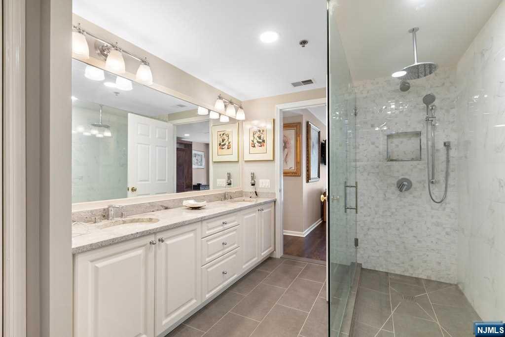 305 Rutledge Court Q305