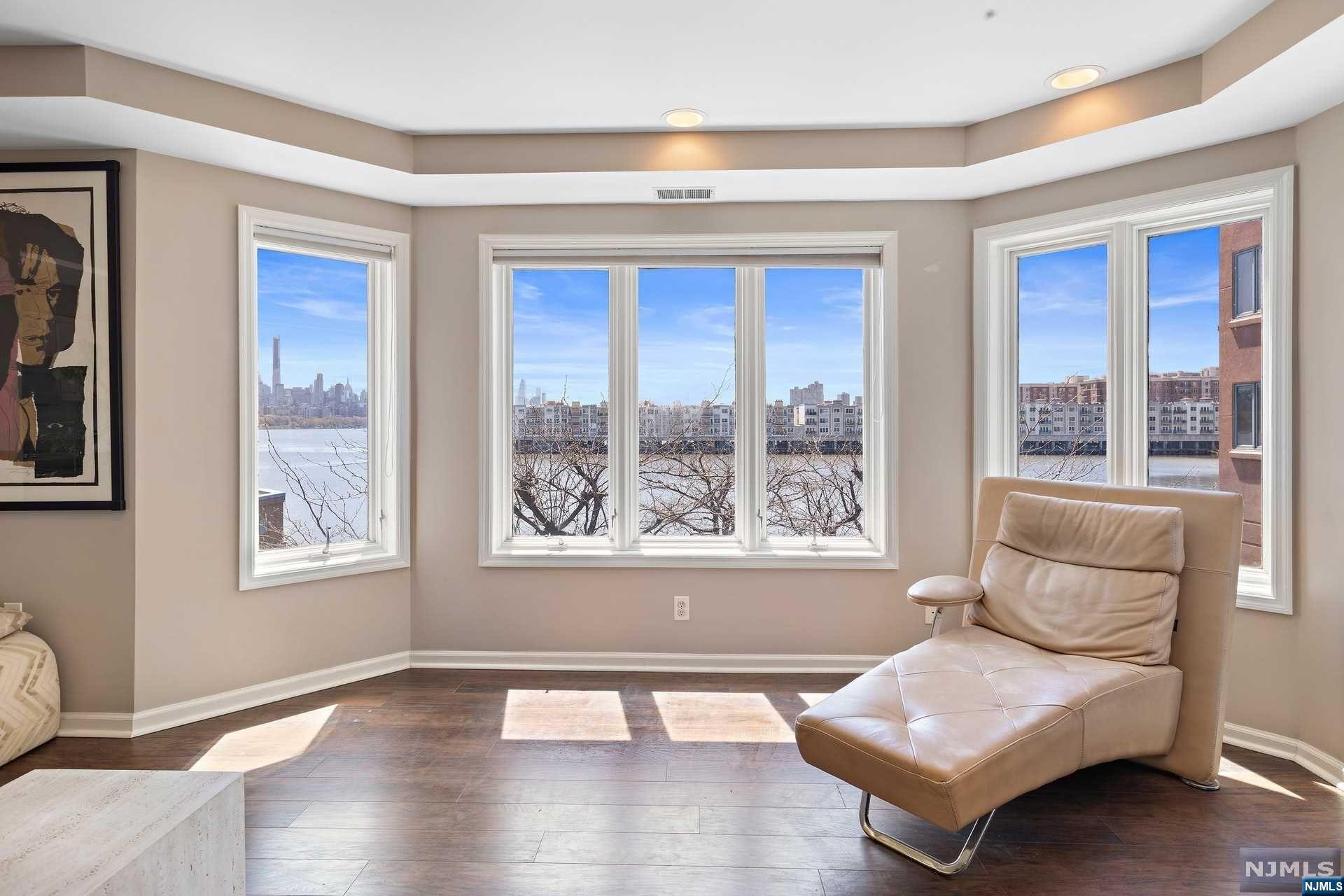305 Rutledge Court Q305