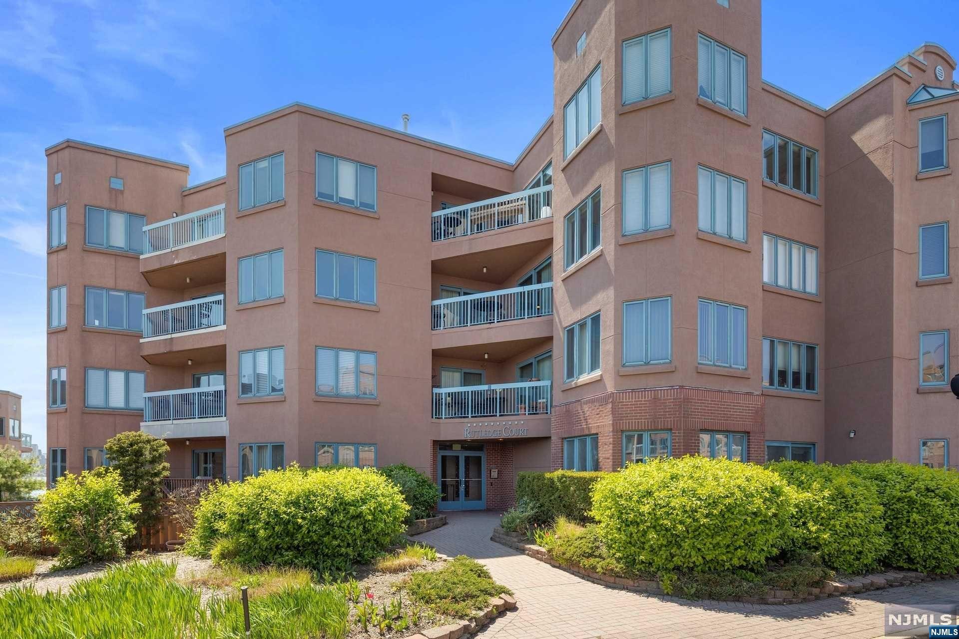 305 Rutledge Court Q305