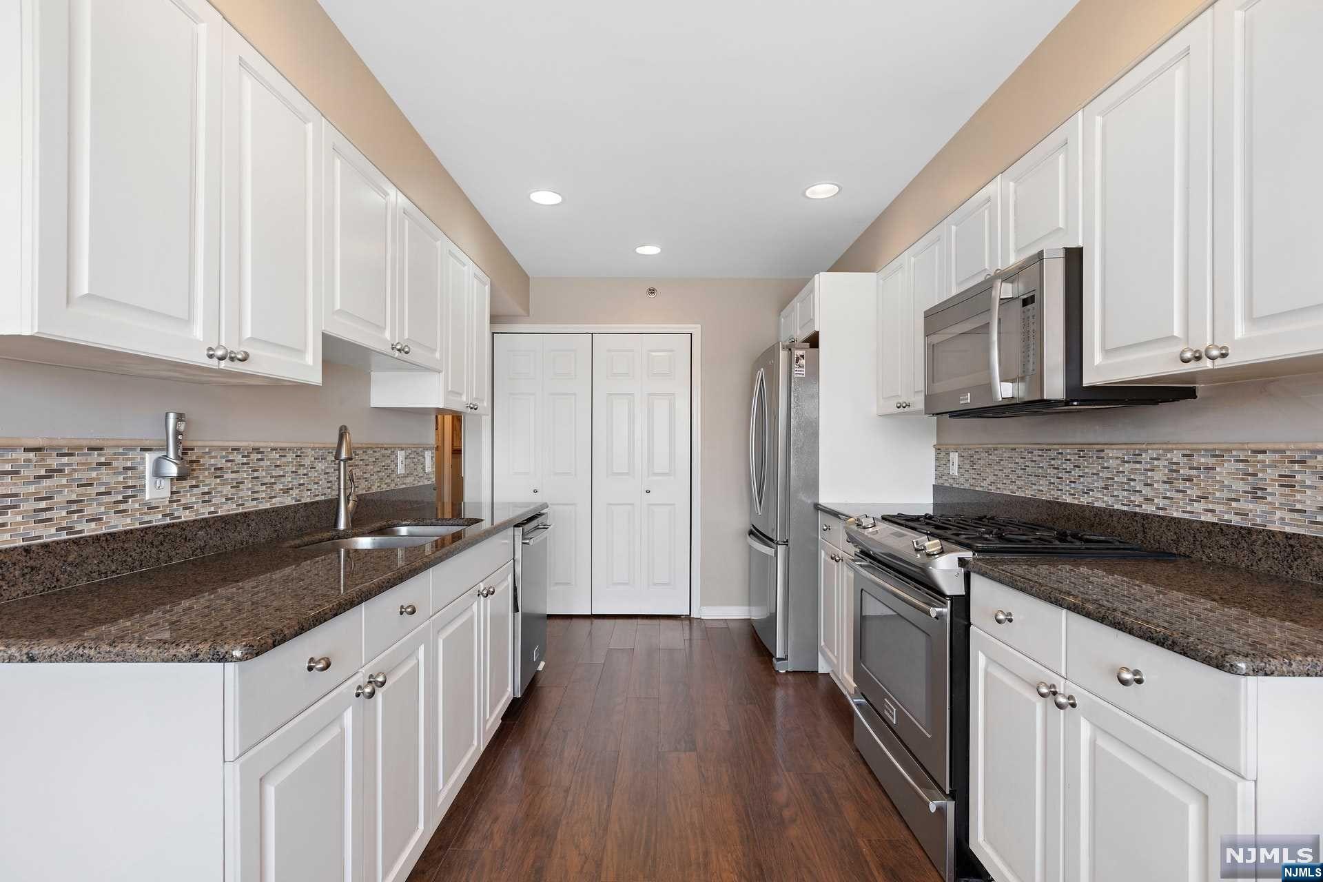 305 Rutledge Court Q305
