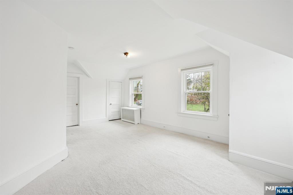 195 Riveredge Road 2