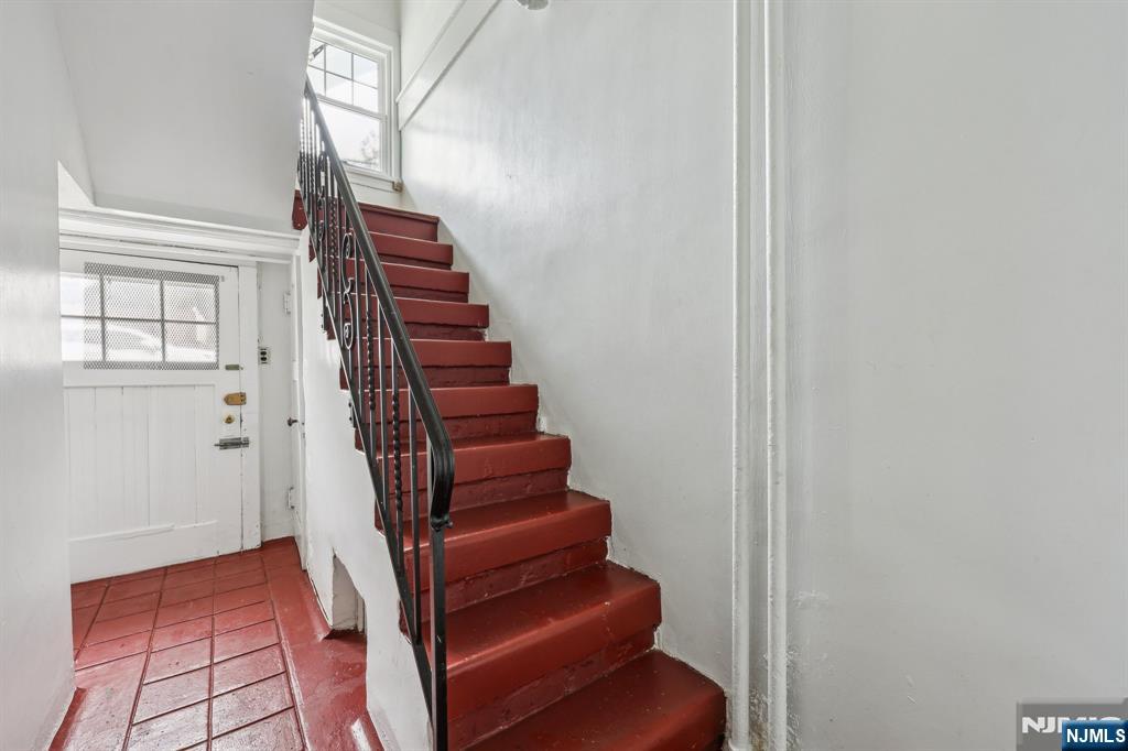 195 Riveredge Road 2