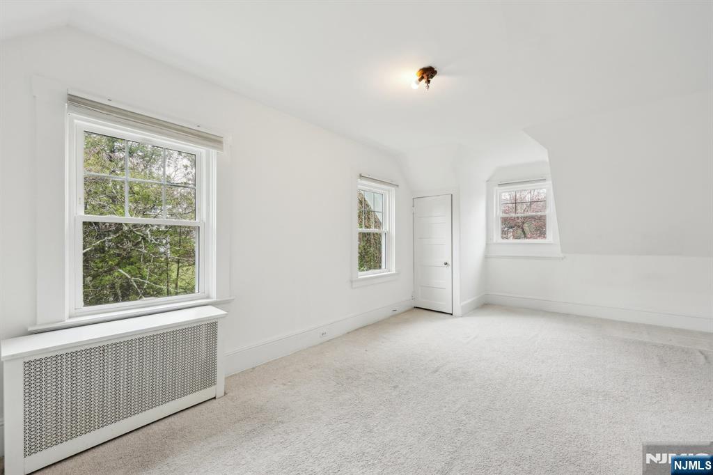 195 Riveredge Road 2