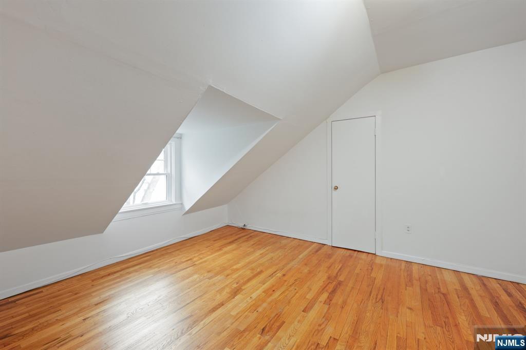 195 Riveredge Road 2