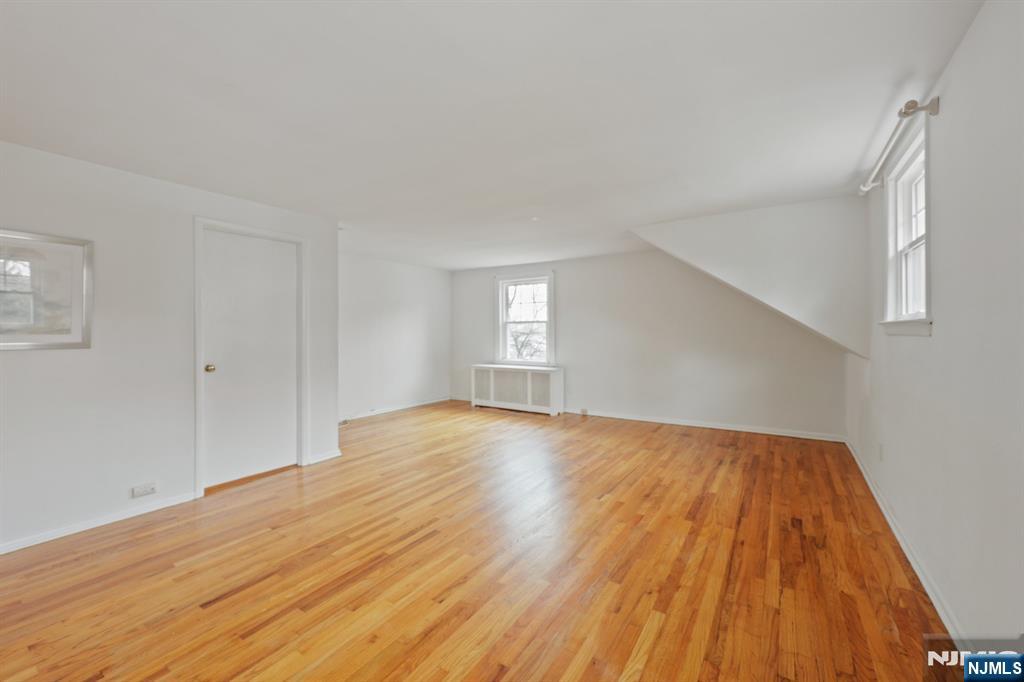 195 Riveredge Road 2