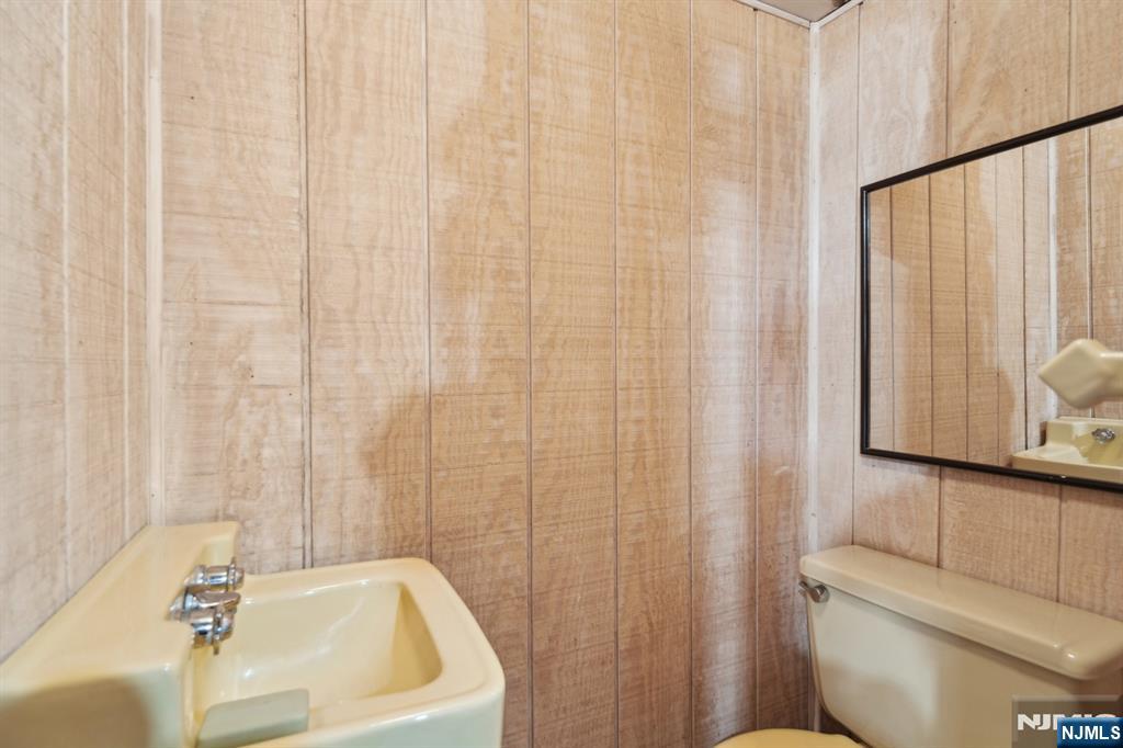 592 Ridgeland Terrace