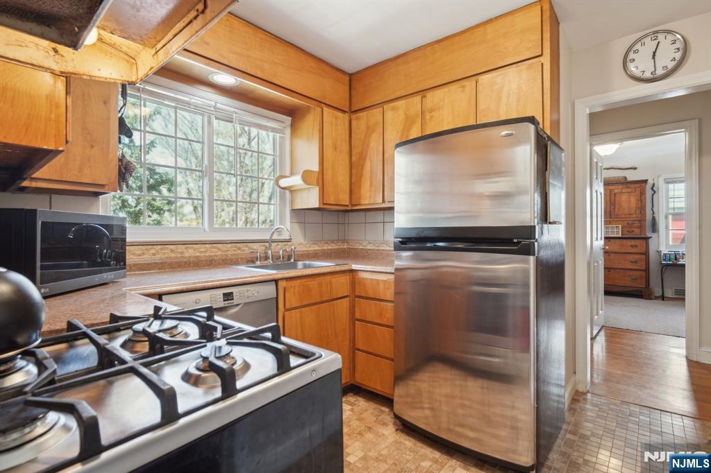 592 Ridgeland Terrace