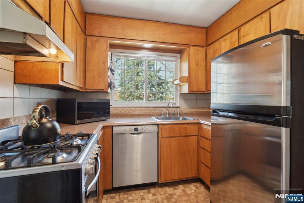 592 Ridgeland Terrace