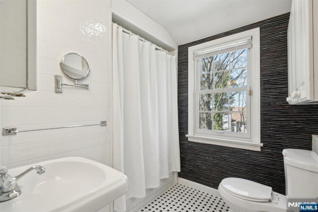 592 Ridgeland Terrace