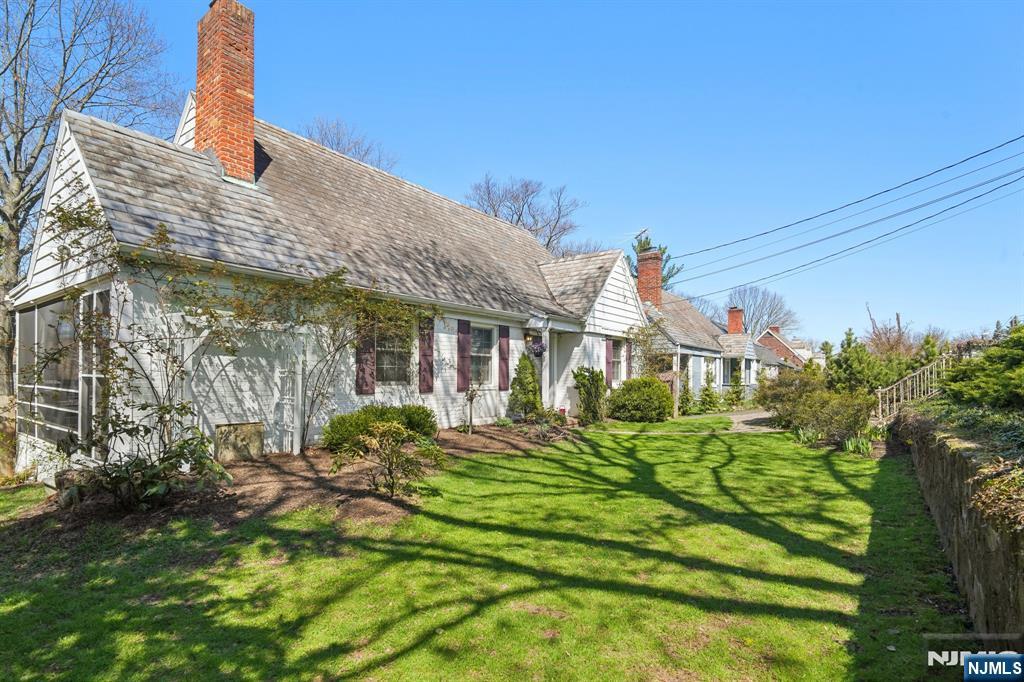 592 Ridgeland Terrace