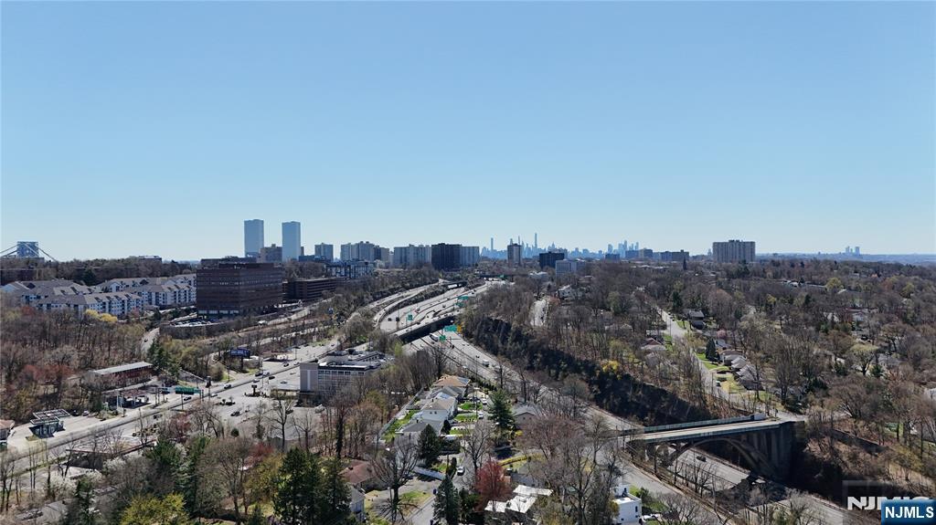 592 Ridgeland Terrace