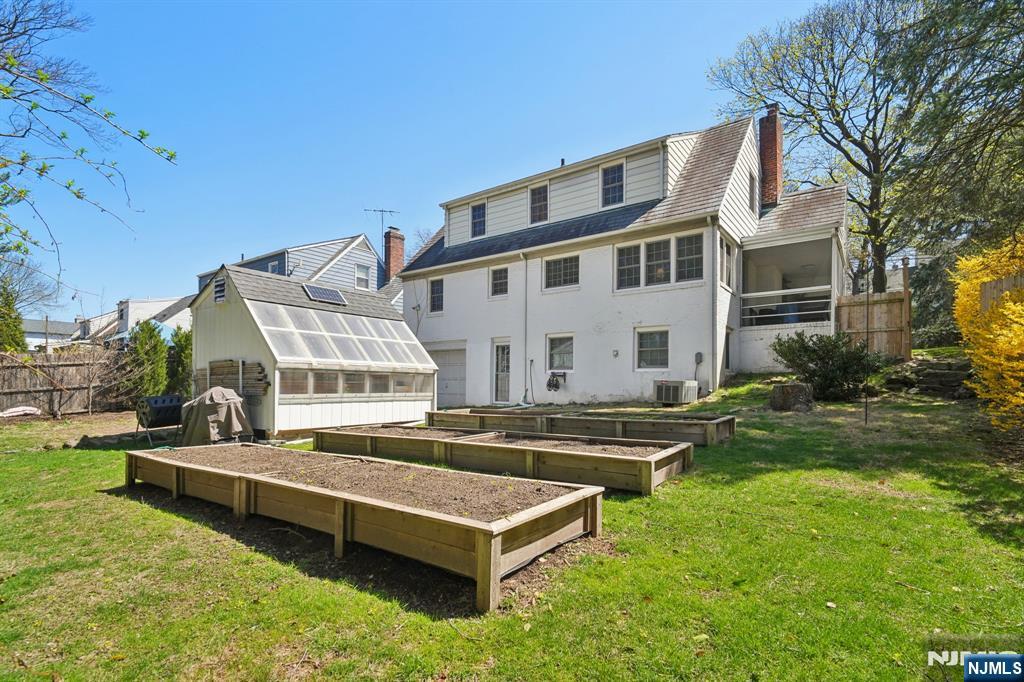 592 Ridgeland Terrace