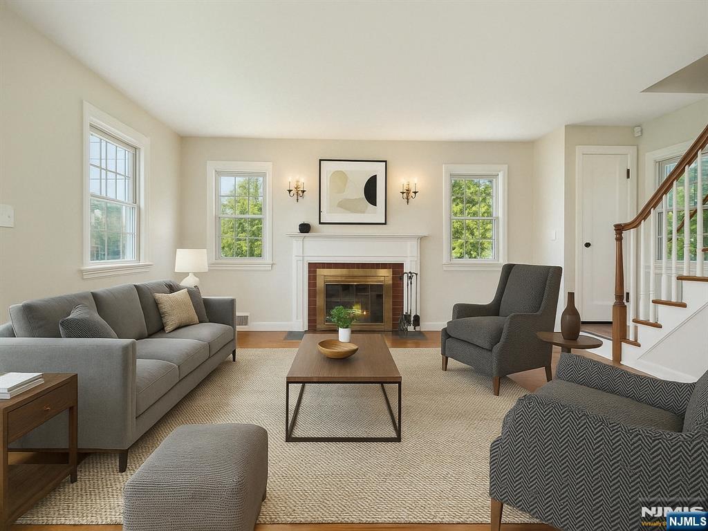 119 W Hudson Avenue